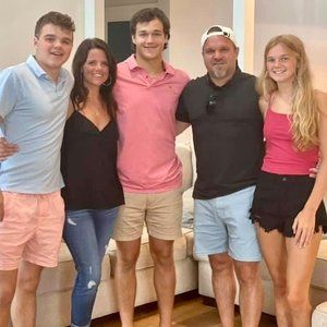 Meet your Posher, Courtney